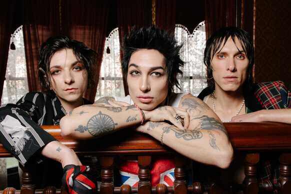 84d1e00c Palaye Royale Press Shot (Landscape)