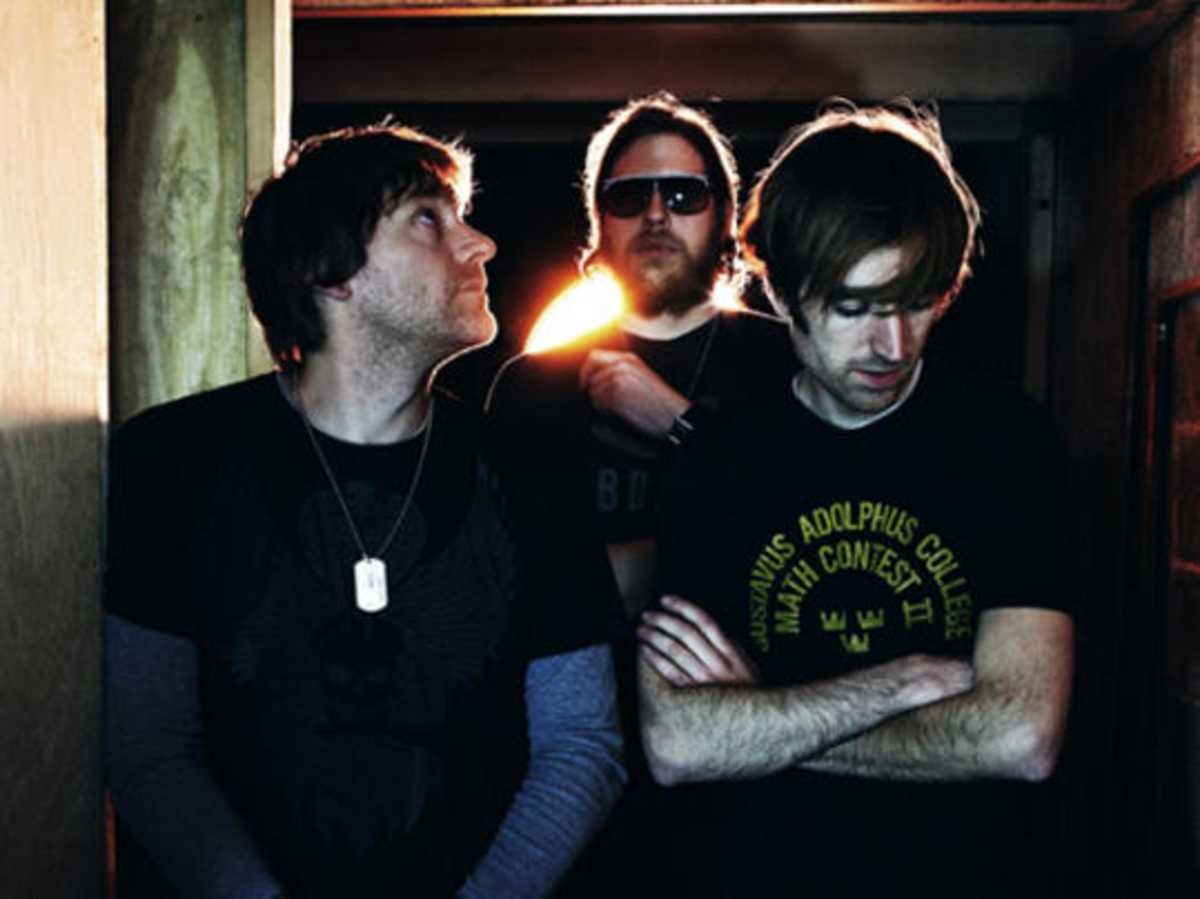 a place to bury strangers