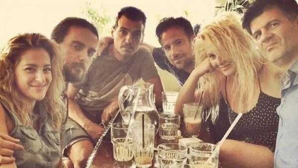 Αγάπη Ρε+ Αγάπη Ρε+
