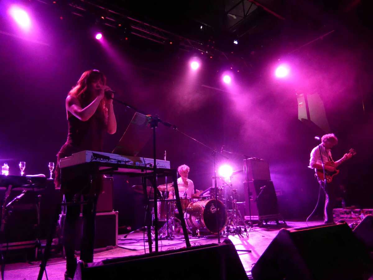 Blonde Redhead live