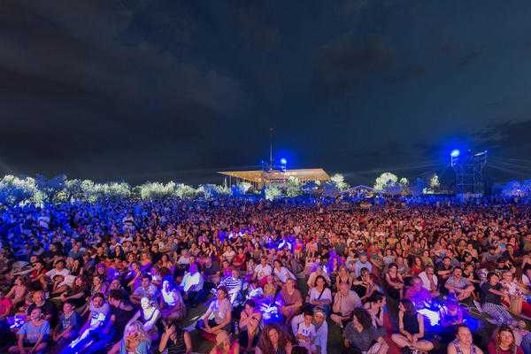 Οι Yo La Tengo, Cinematic Orchestra, Monika, Λ. Καβάκος κ.α. στο SN Festival στο Ίδρυμα Σ. Νιάρχος Οι Yo La Tengo, Cinematic Orchestra, Monika, Λ. Καβάκος κ.α. στο SN Festival στο Ίδρυμα Σ. Νιάρχος