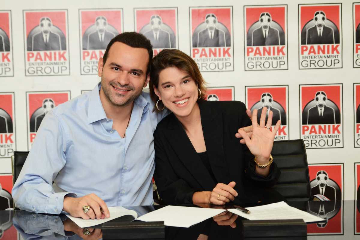 Η Monika στην Panik & το πρώτο Ελληνόφωνο τραγούδι της