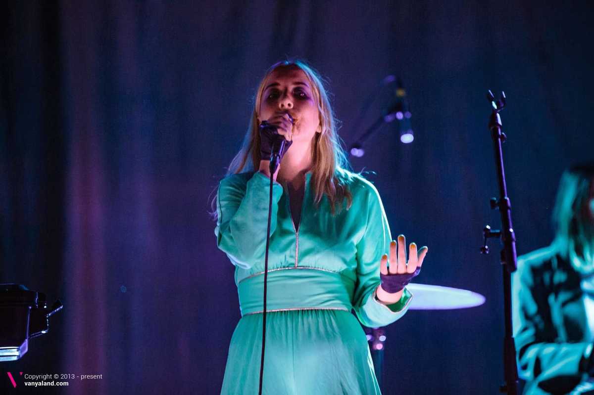 austra-live