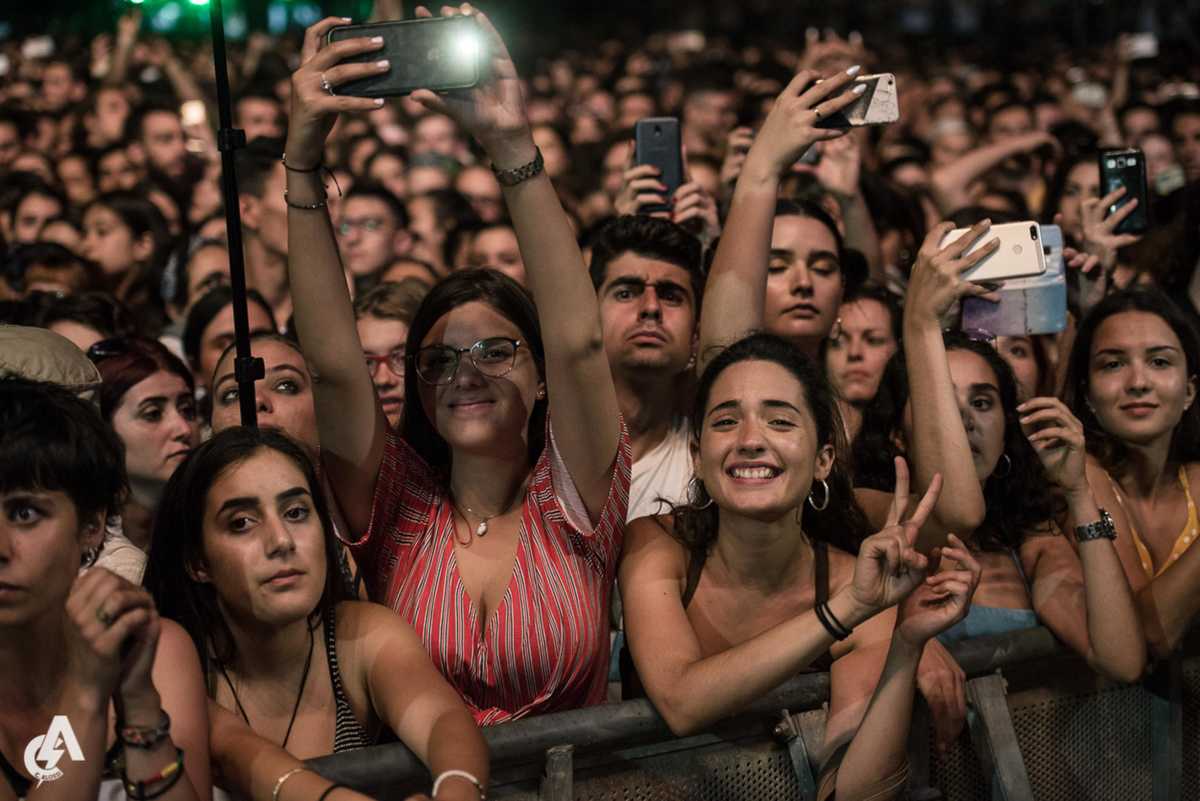 Τόσο δύσκολο είναι να έχουμε ενημέρωση για τον κόσμο που είναι σε μια συναυλία;