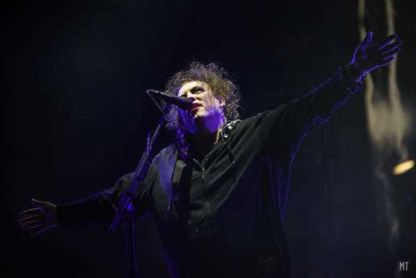 Cure @ EJEKT Festival 2019. Οι φωτογραφίες ανήκουν στον Μιχάλη Τσεσμετζή και το Mix Grill.