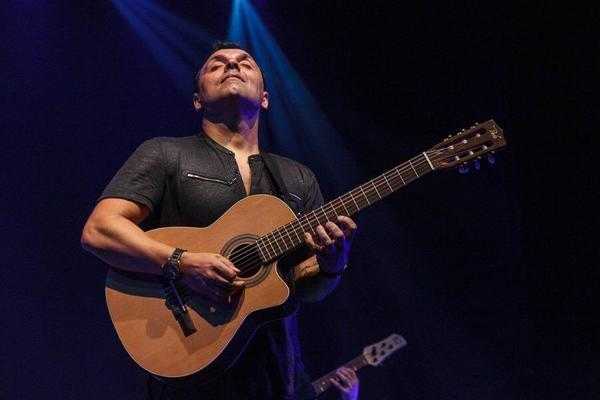 Pavlo: Αγαπώ τη γη και τους ανθρώπους της Καστοριάς Pavlo: Αγαπώ τη γη και τους ανθρώπους της Καστοριάς