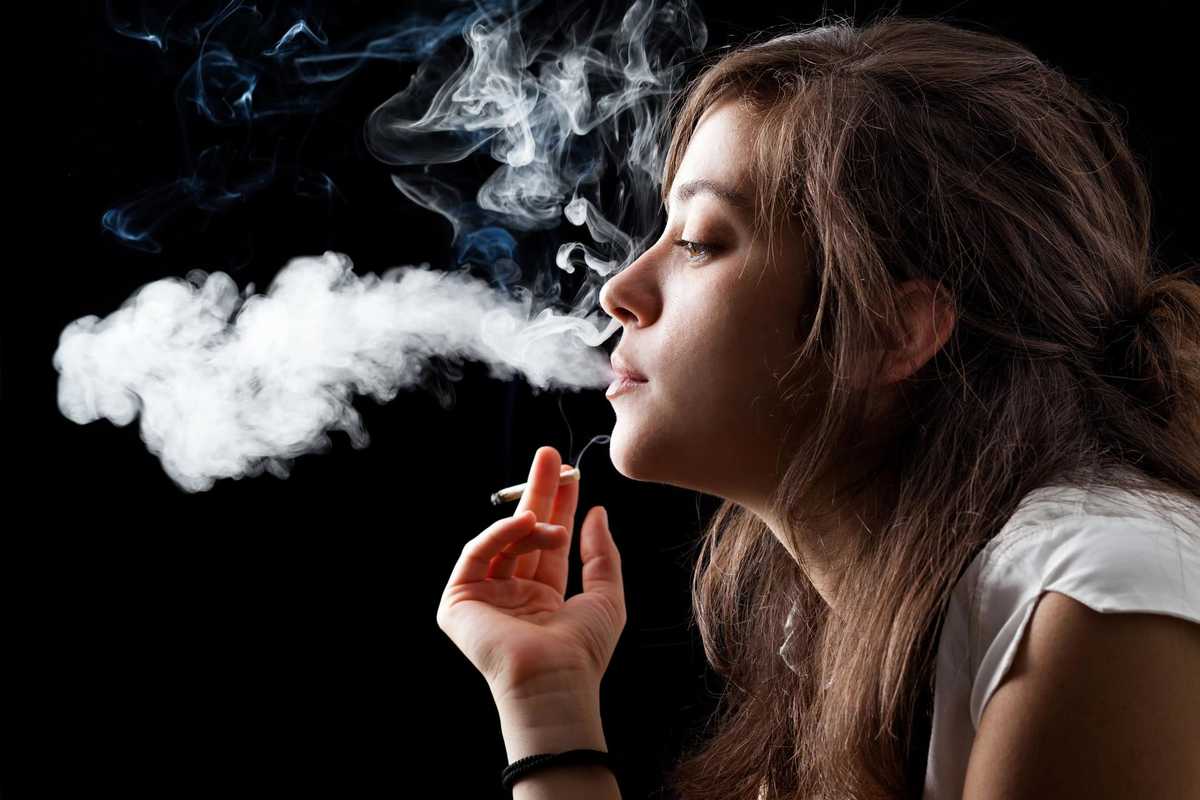 Διλήμματα: Τσιγάρο στους κλειστούς συναυλιακούς χώρους ή όχι;