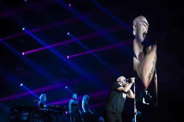 Eros Ramazzotti ζωντανά στο Κλειστό Tae Kwon Do Eros Ramazzotti ζωντανά στο Κλειστό Tae Kwon Do