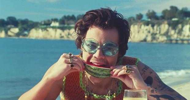 Γύρω από μια φέτα καρπούζι με τον Harry Styles