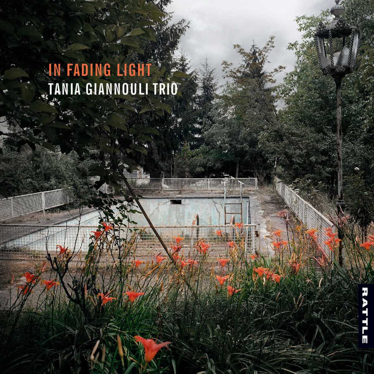 taniaGiannouliTrio_inFadingLight_2020