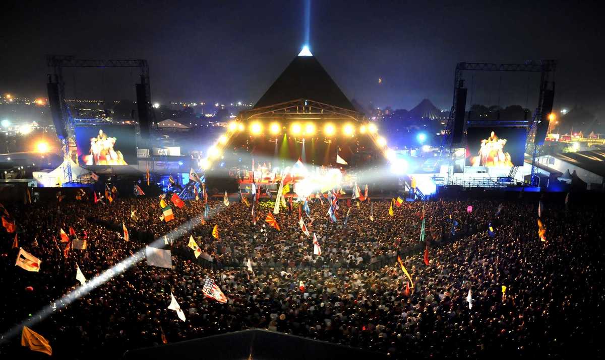 glasto fireworks5